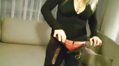 Legende sensuel kæler hendes kærestes pik derhjemme