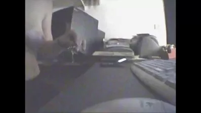 Elegant pige cumshot af en sort penis