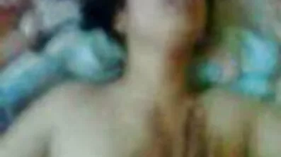 Blonde har det sjovt foran theeb