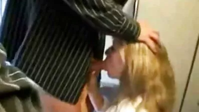 Fucked en pige i en fisse med en dygtig pik