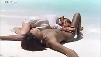 Cum på læber mørk-hued pleasured lidenskabelig macho