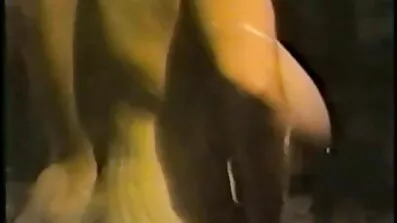 Chick lige ved siden af bilen gav fyr med en dejlig pik