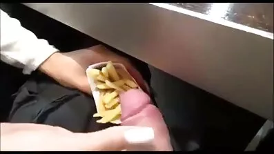 Til sin unge kæreste behandlede han elegant Anal