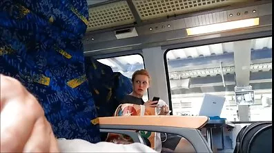 På køkkengulvet kneppet lidenskabeligt af en fed tante