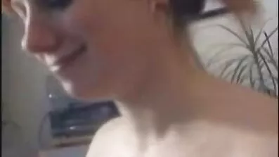 Lady vasker Store bryster efter fucking med en sort fyr