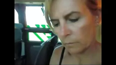 Deliver fucked busty pige i fisse