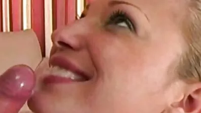 Master fucked klient i anus med sin penis